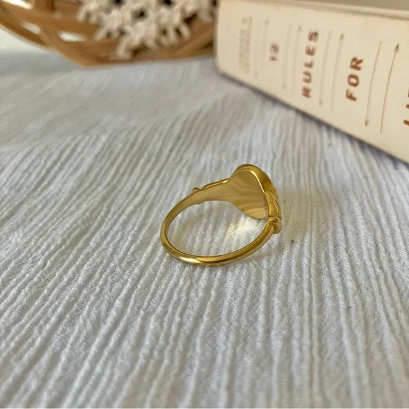 Gold Floral Signet Ring “Benecia” Victorian Oval Flat Bohemian Femme - Picture 7 of 12